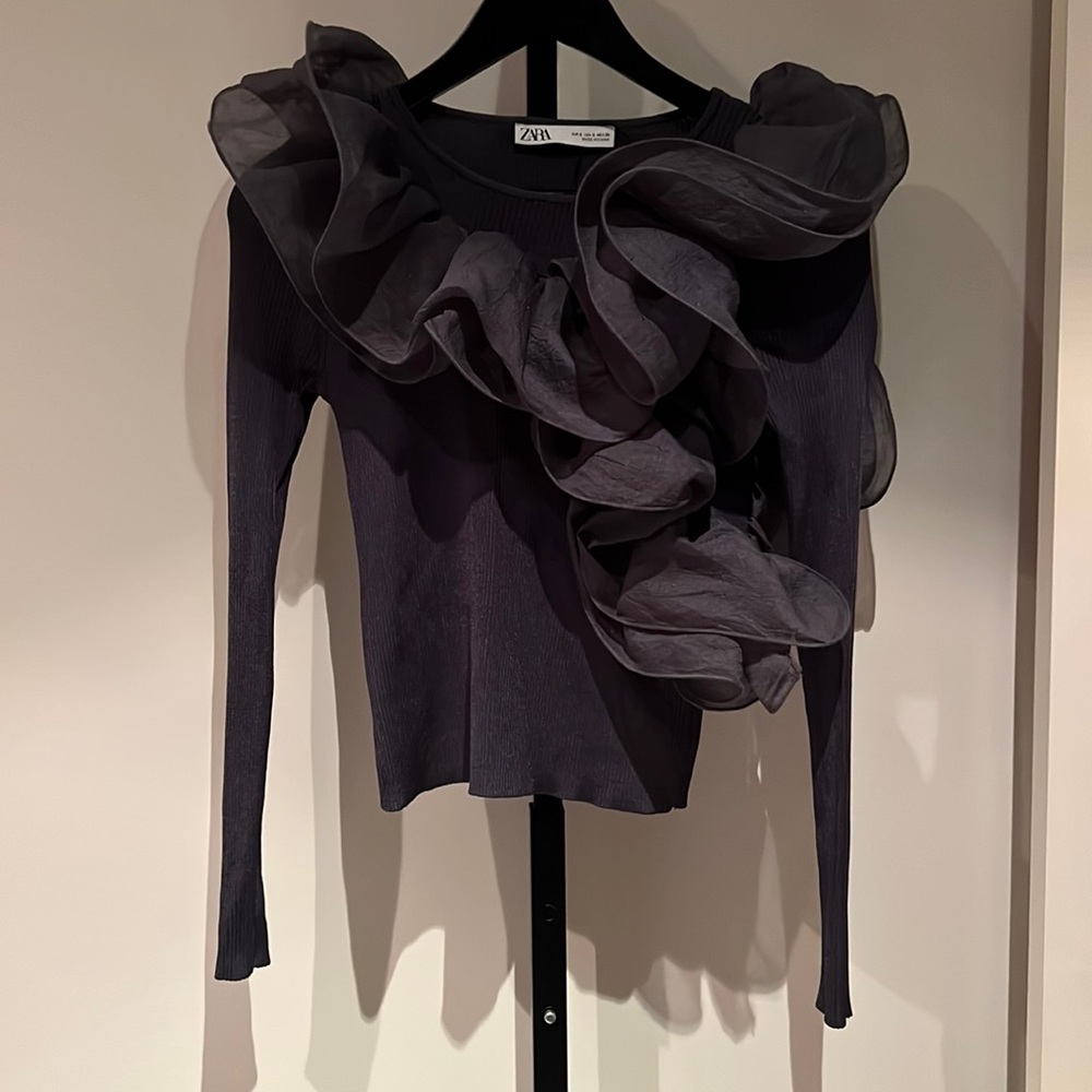 Grey ruffle Zara top